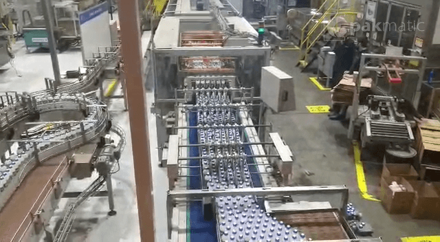 packaging machine in a product factory - Ypê - Amparo - SP